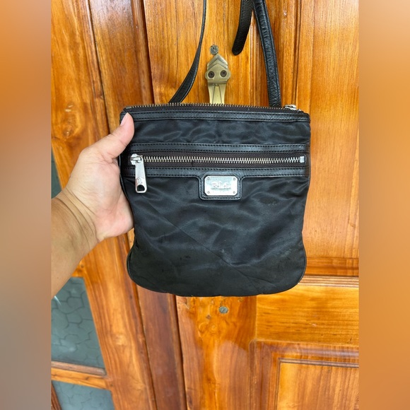 Ralph Lauren sling bag. Unisex. Used gently - Picture 14 of 14